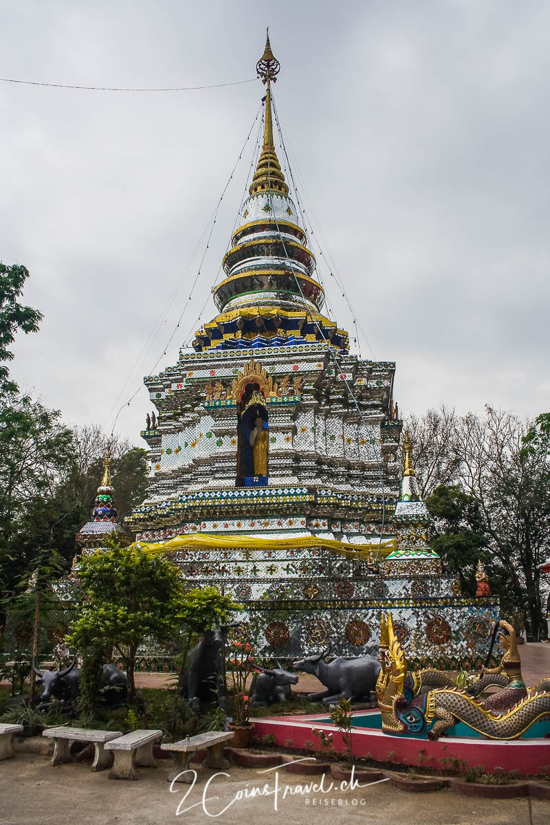 Chedi Wat Phra That Doi Khao Kwai