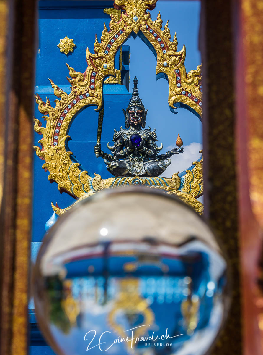 Spiegelung Wat Rong Seur Ten Chiang Rai